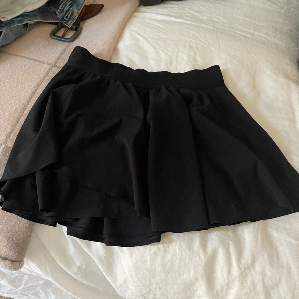 Lululemon court rival tennis skirt sz 6 tall
